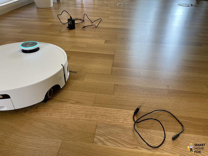 Der Dreame Aqua10 nutzt einen ausfahrbaren Laserturm zur Navigation.